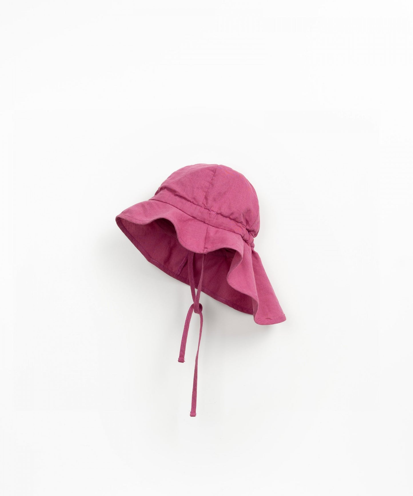 Cappellino con laccetti