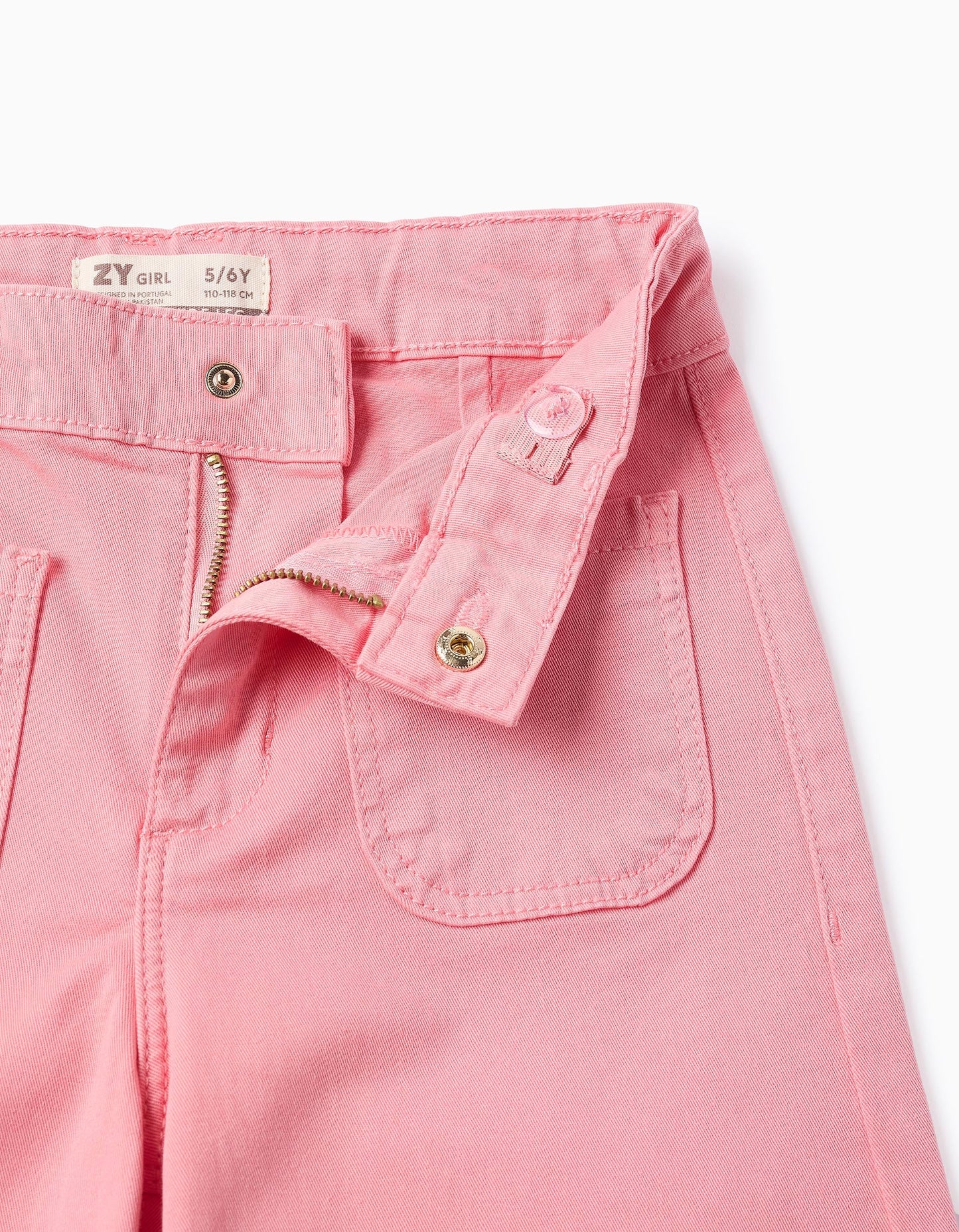 Pantalone con orlo sfrangiato