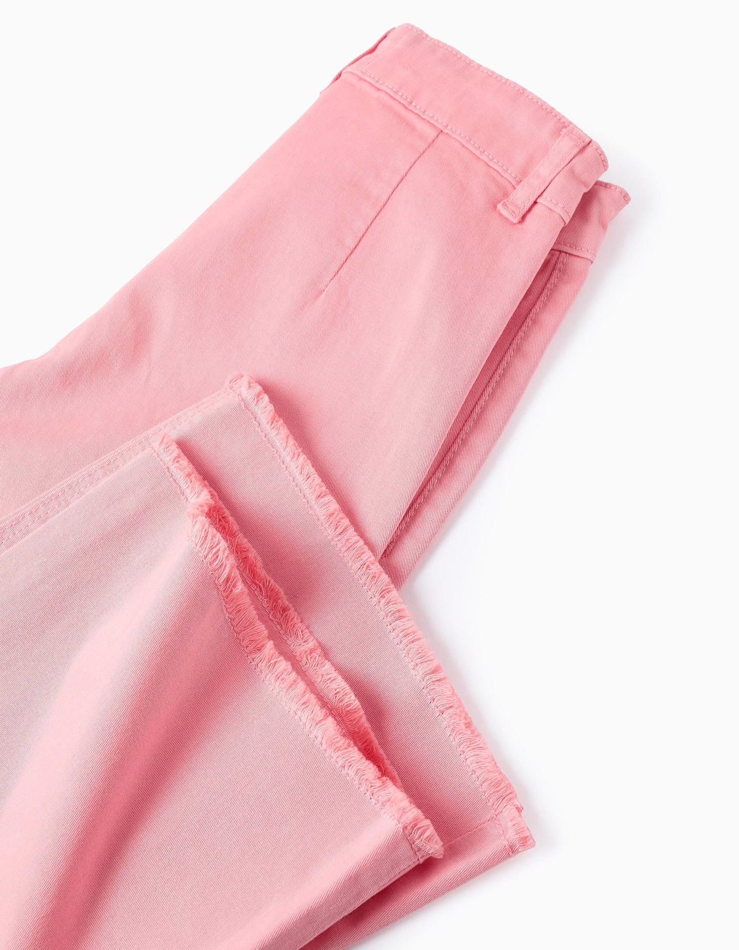 Pantalone con orlo sfrangiato