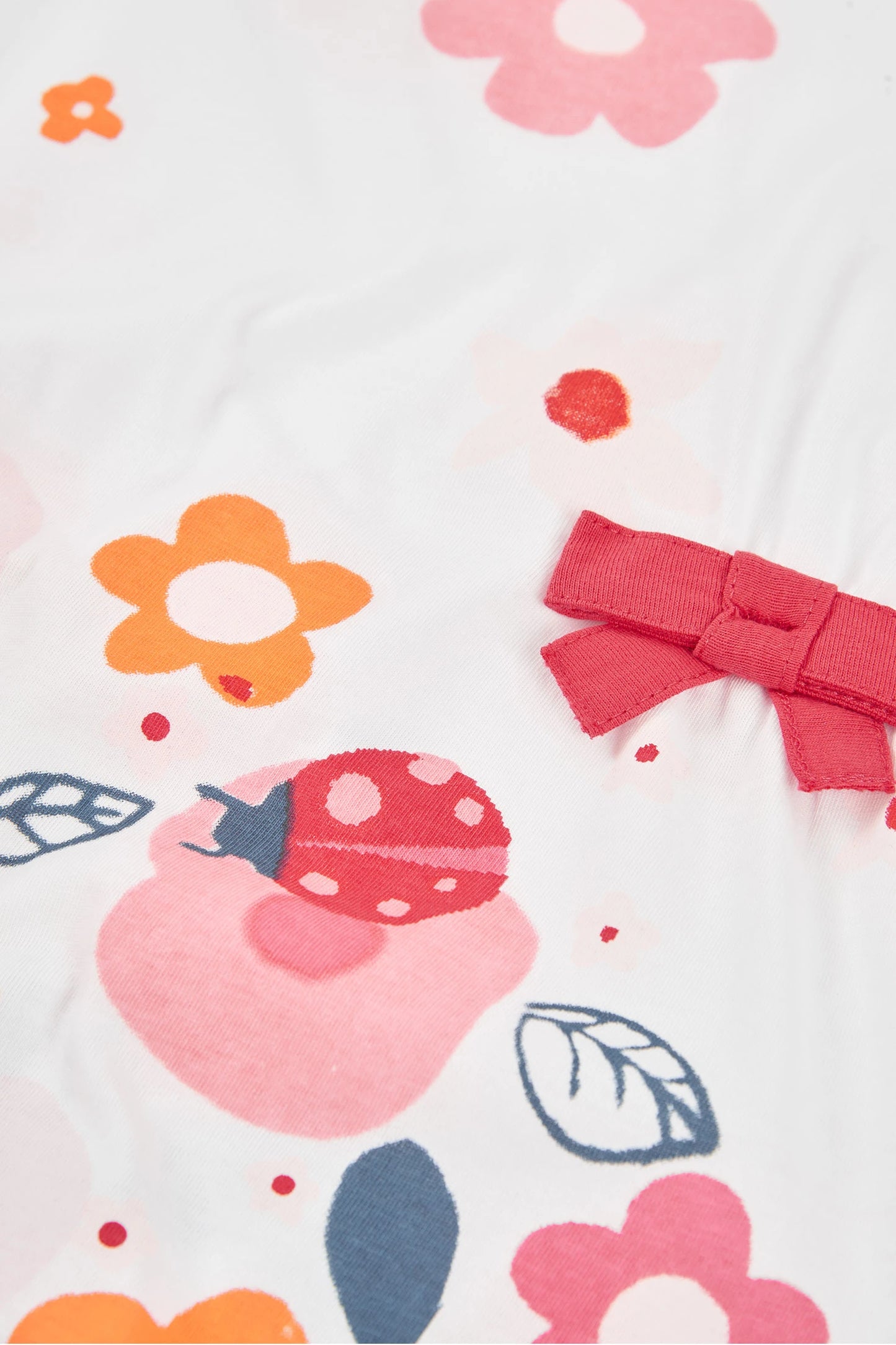 Vestito con fiori
