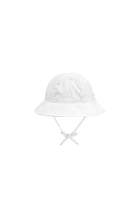 Cappellino con laccetto