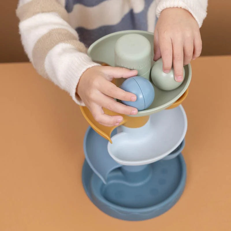 Scivolo a spirale con palline