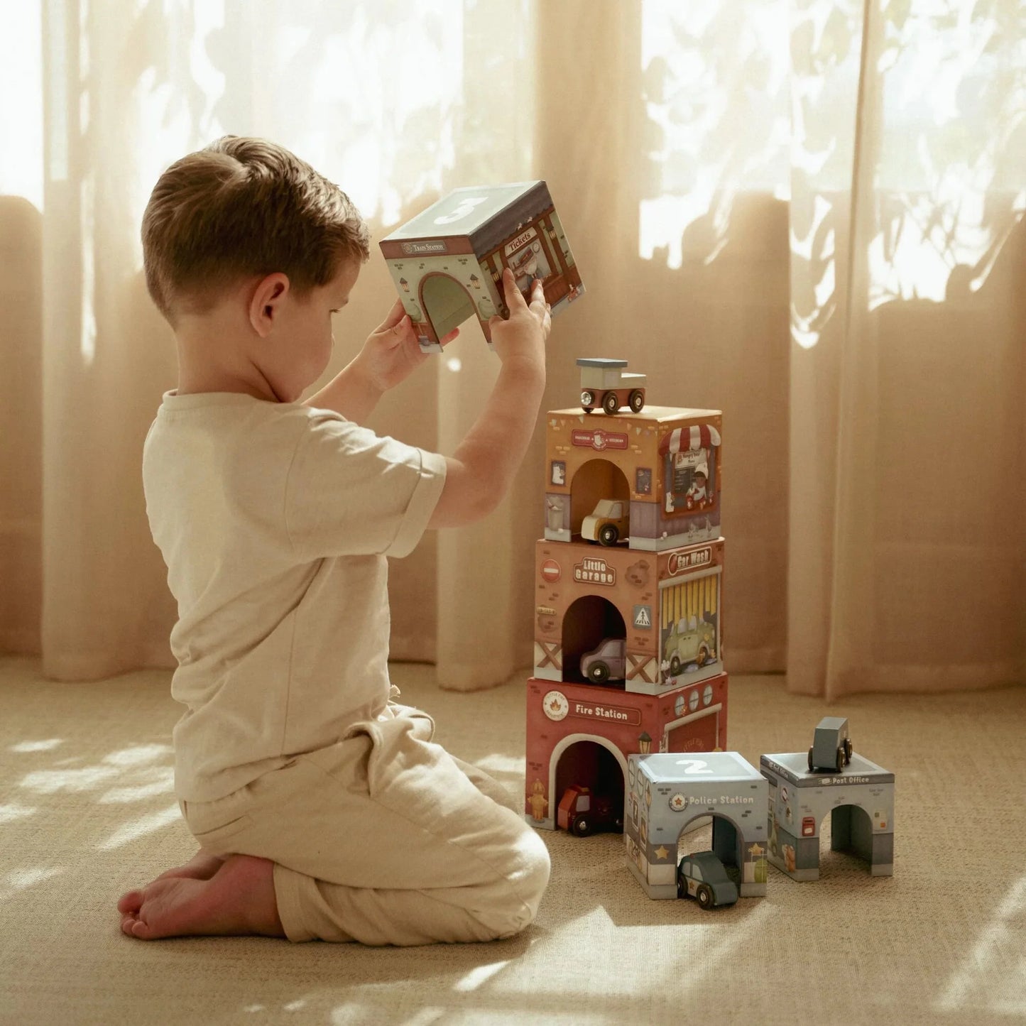 Torre impilabile e 6 auto