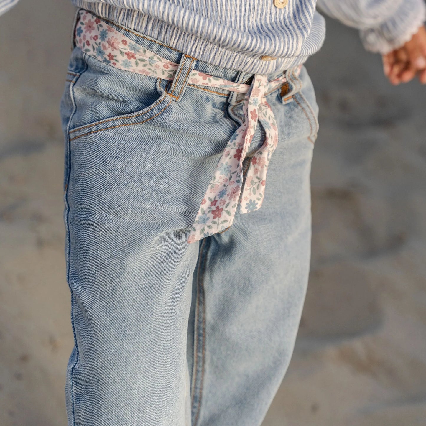 Jeans con cintura