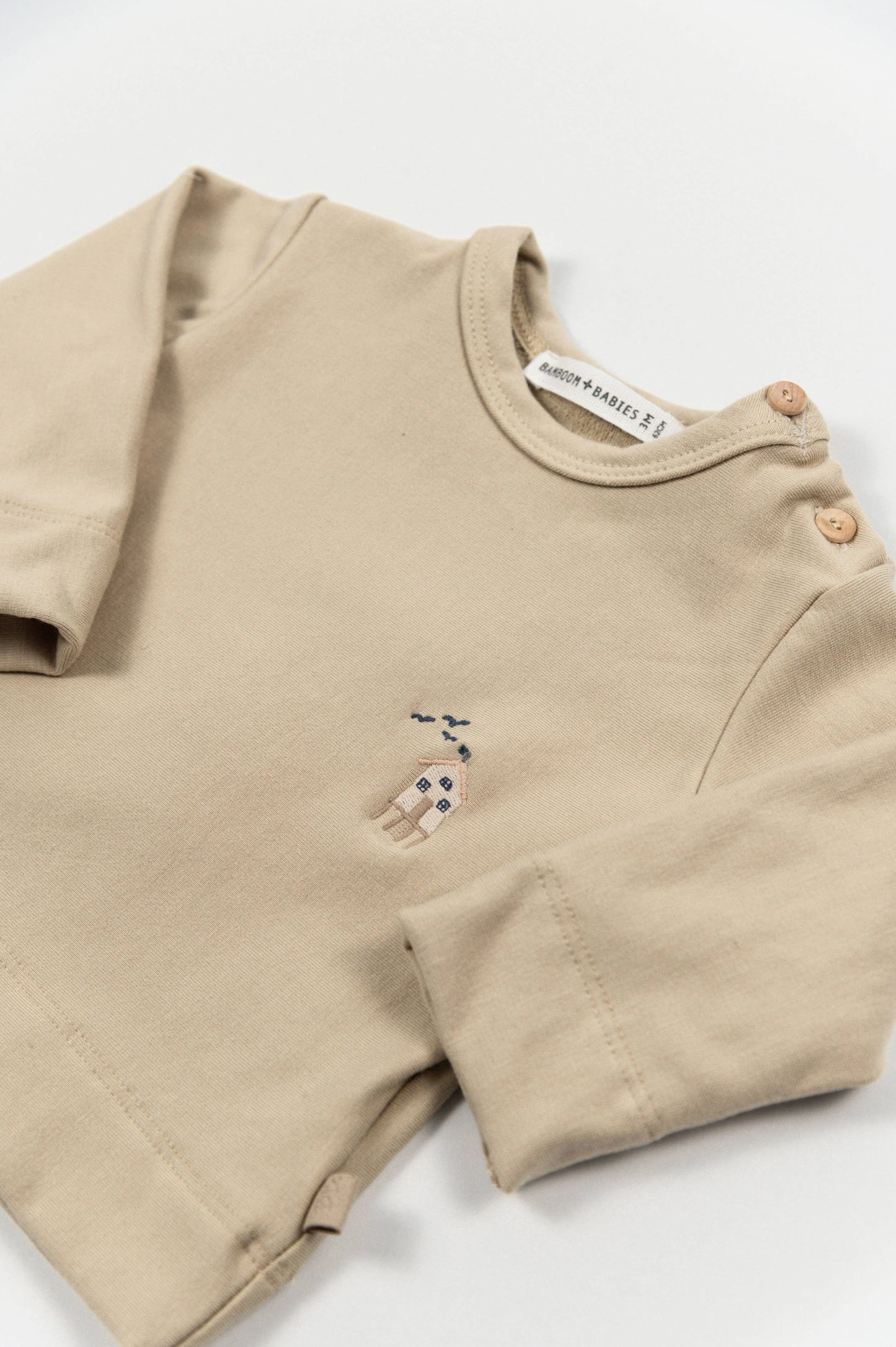 Maglia con ricamo