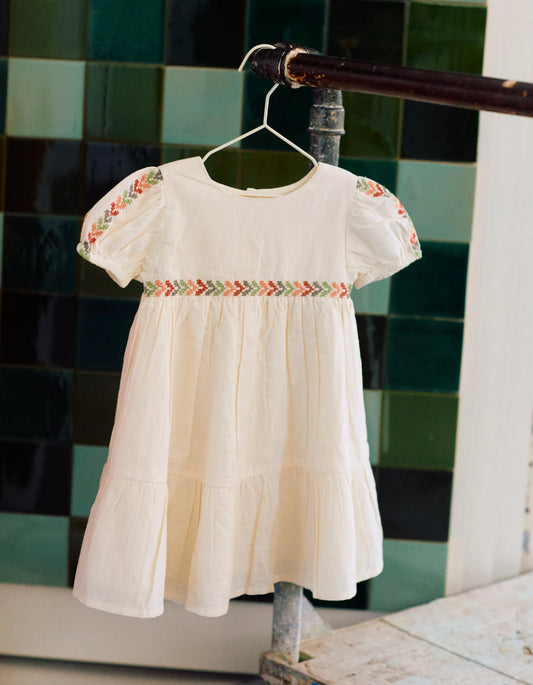 Vestito in lino ricamato