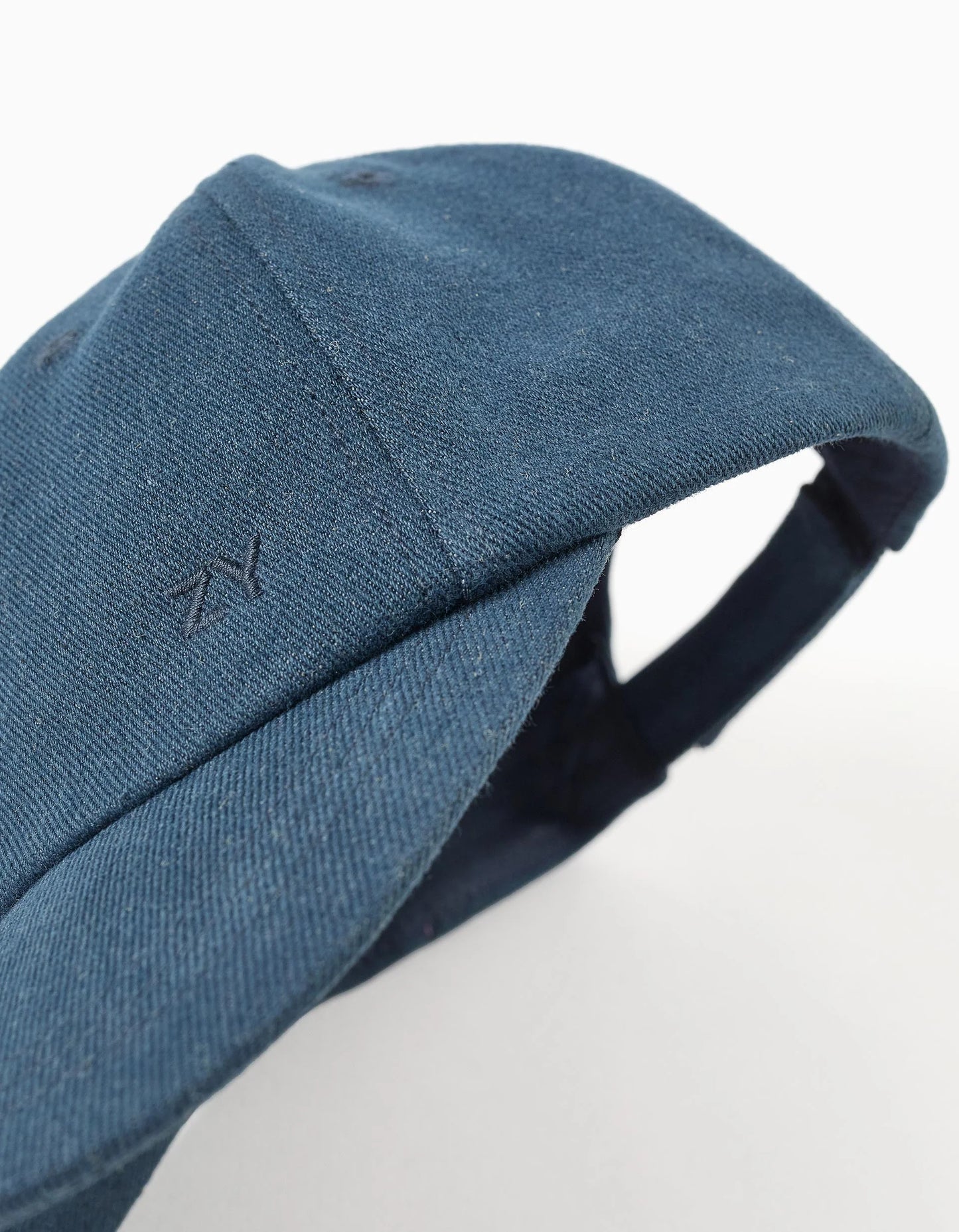 Cappello con visiera denim