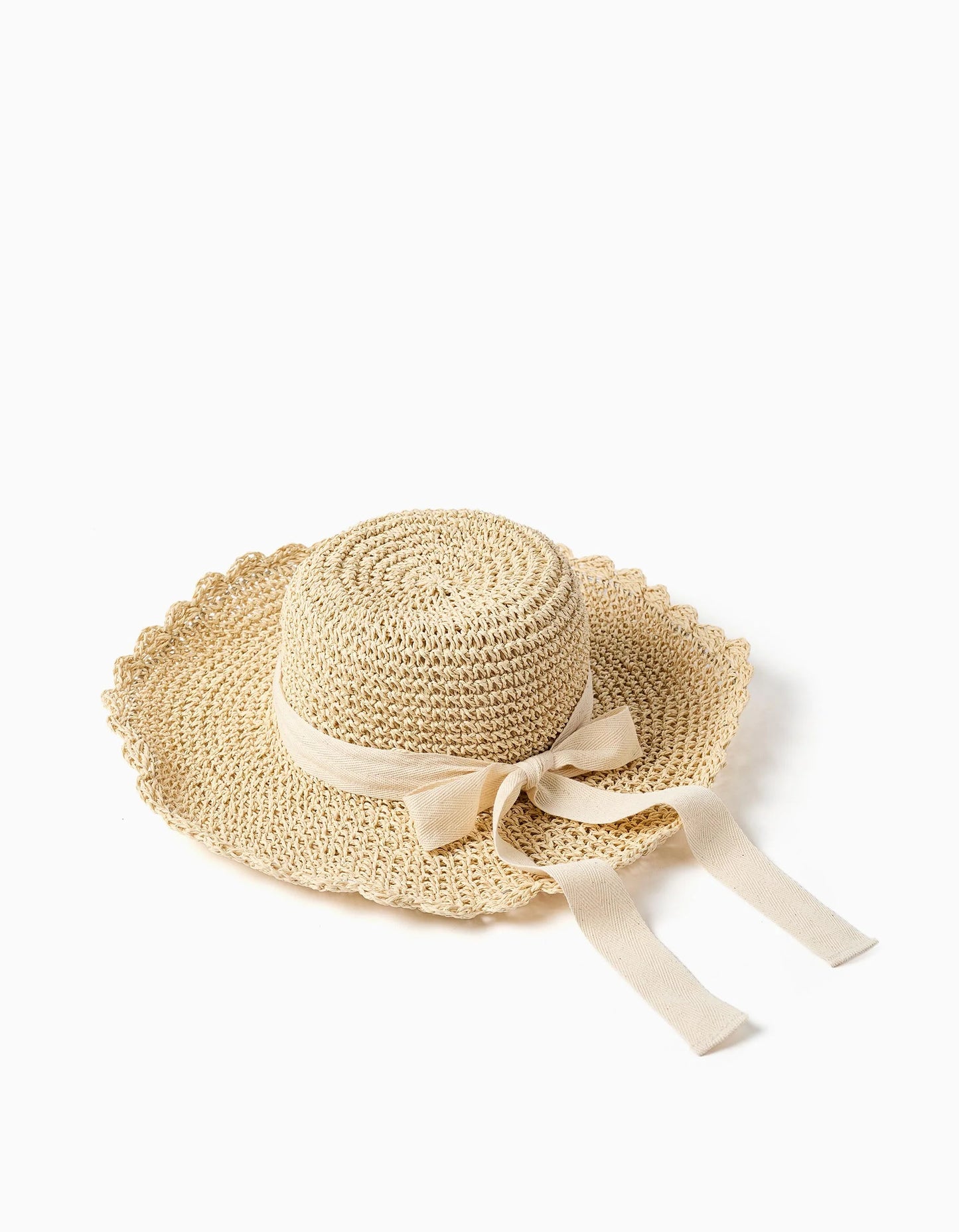 Cappello di paglia con fiocco