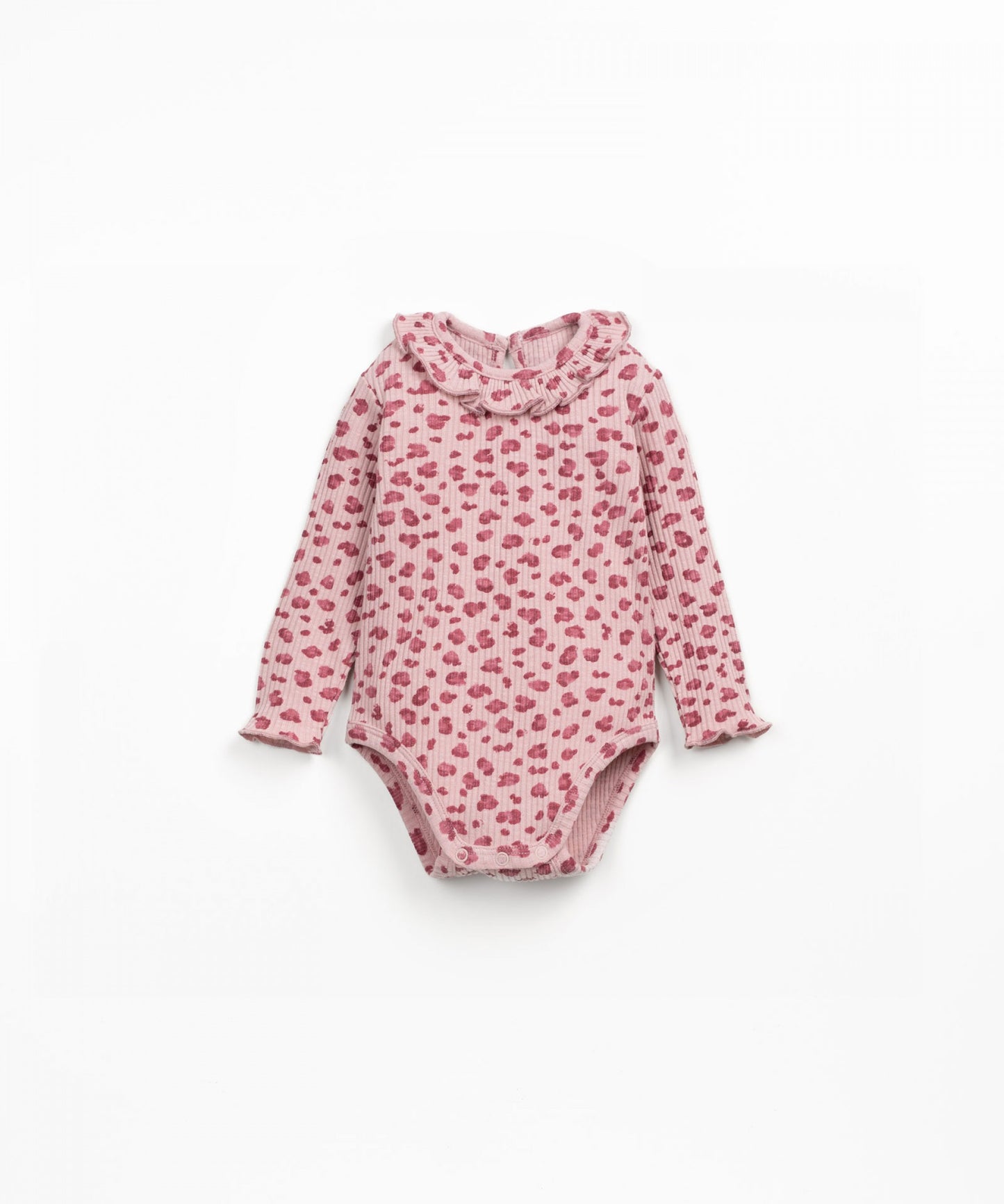 Maglietta leopardata con colletto